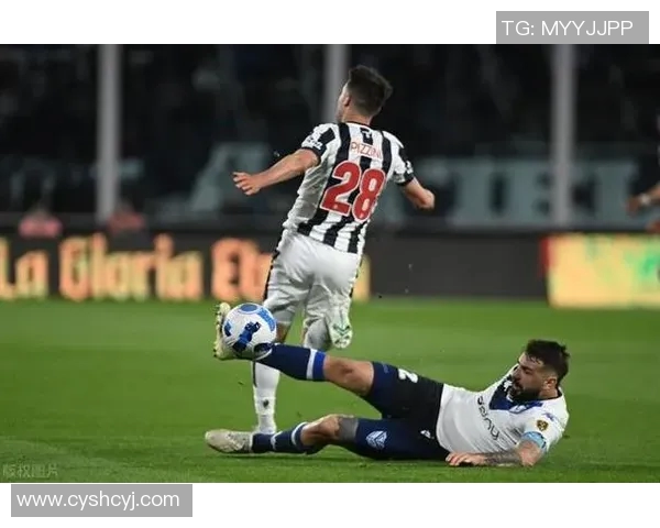 图库曼与格雷的精彩对决揭示了足球战术与团队合作的完美结合